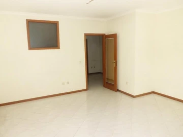 Apartamento T2 para Arrendamento em Vilar de Andorinho