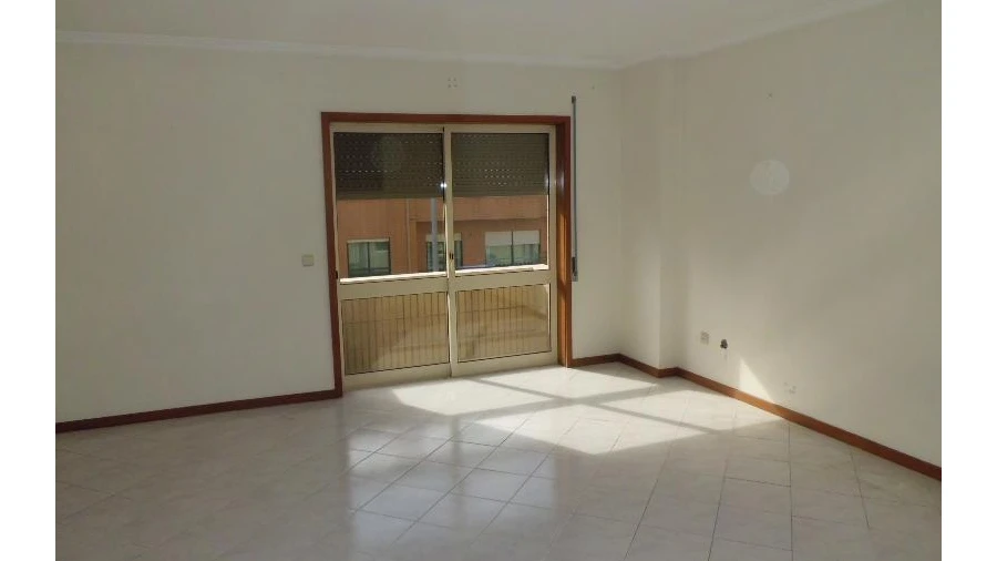 Apartamento T2 para Arrendamento em Vilar de Andorinho