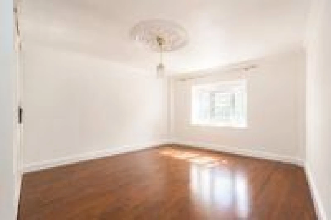 Apartamento T2 para Venda em Massamá e Monte Abraão Foto 5