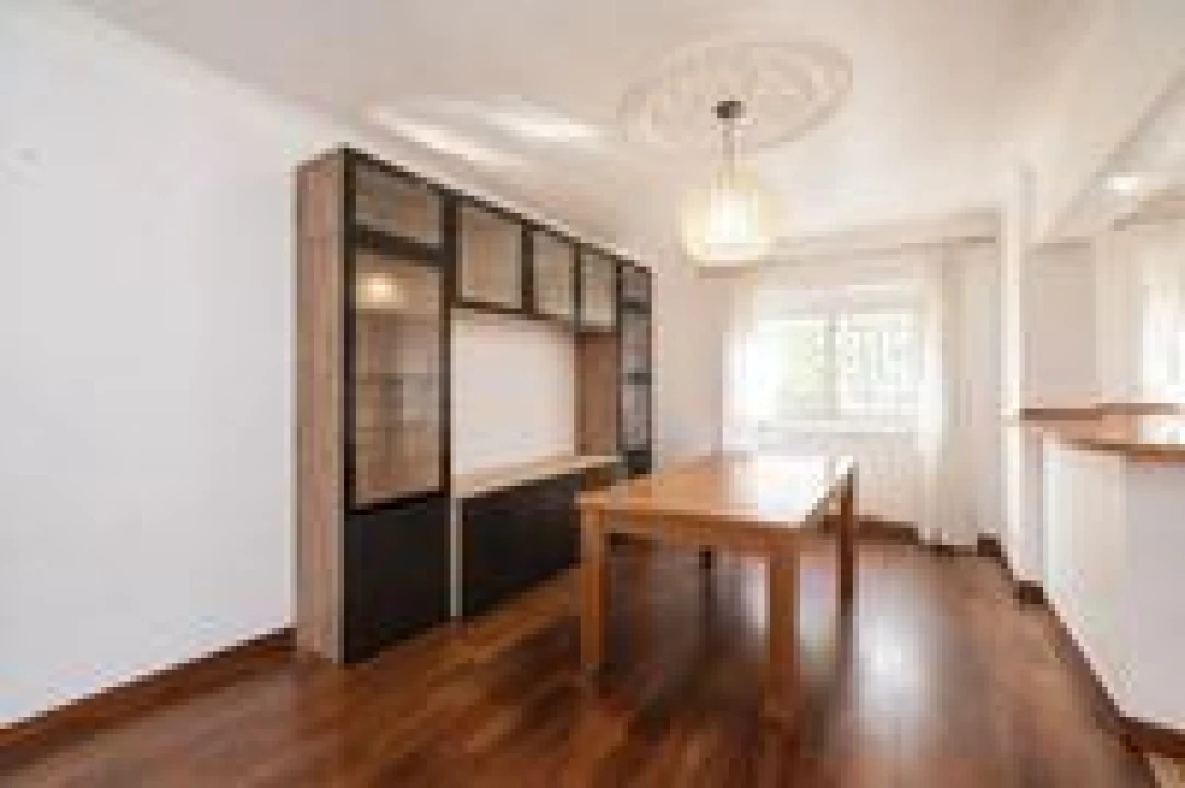 Apartamento T2 para Venda em Massamá e Monte Abraão Foto 15