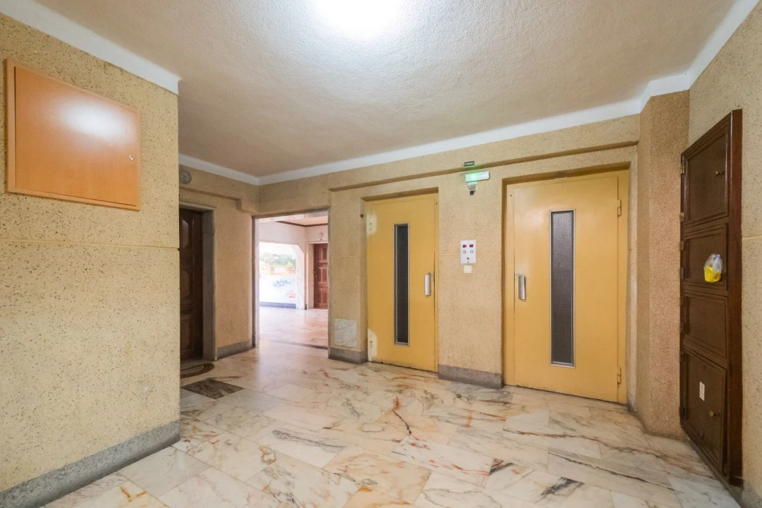 Apartamento T2 para Venda em Massamá e Monte Abraão Foto 3