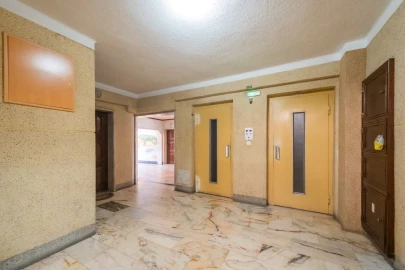 Apartamento T2 para Venda em Massamá e Monte Abraão