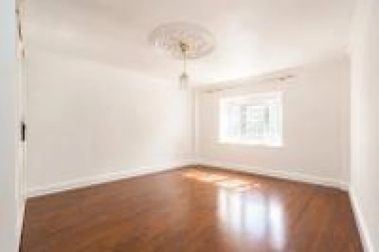 Apartamento T2 para Venda em Massamá e Monte Abraão Foto 5