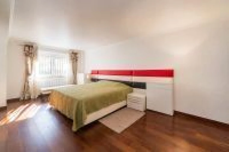 Apartamento T2 para Venda em Massamá e Monte Abraão Foto 11