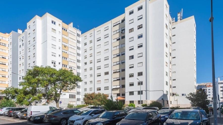Apartamento T2 para Venda em Massamá e Monte Abraão