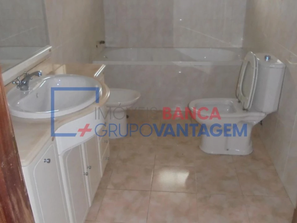 Moradia T3 para Venda em Cadima Foto 11