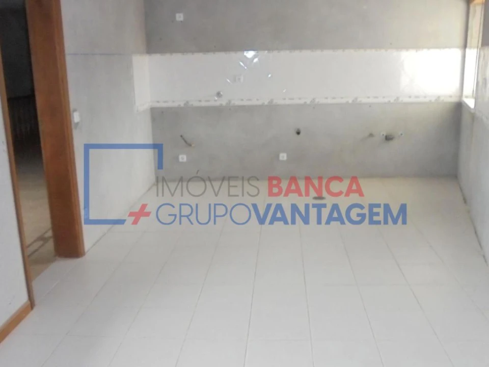 Moradia T3 para Venda em Cadima Foto 14