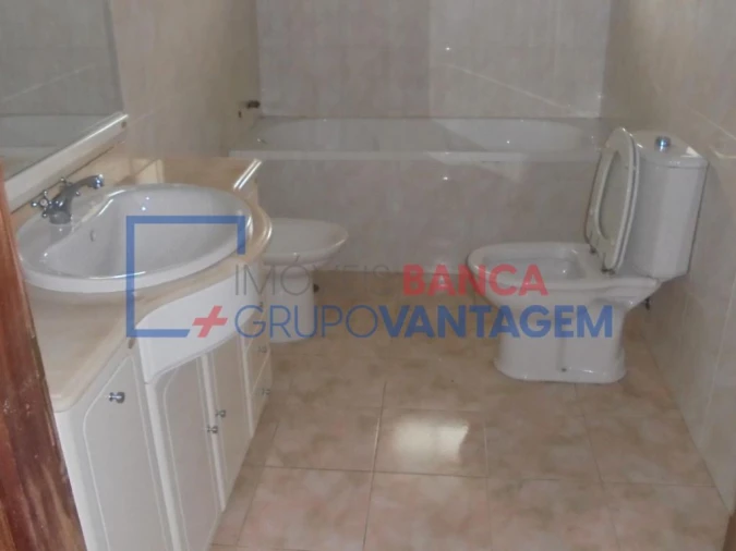 Moradia T3 para Venda em Cadima Foto 11
