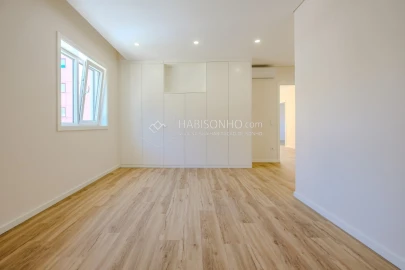 Moradia T5 para Venda em Baguim do Monte (Rio Tinto)