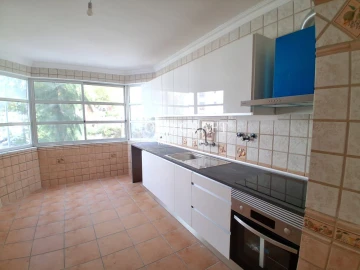 Apartamento T3 para Venda em Algueirão-Mem Martins