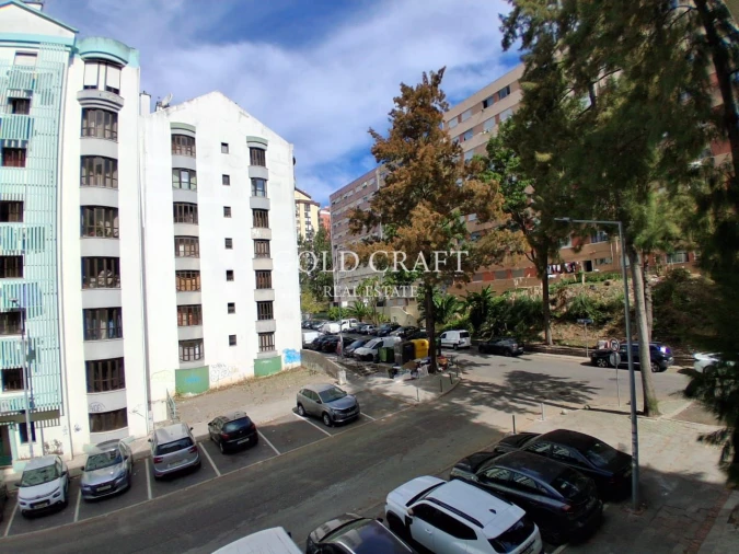 Apartamento T3 para Venda em Algueirão-Mem Martins Foto 19