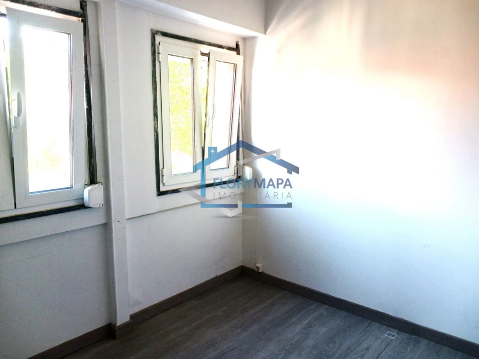 Apartamento T4 para Venda em Alcabideche Foto 16