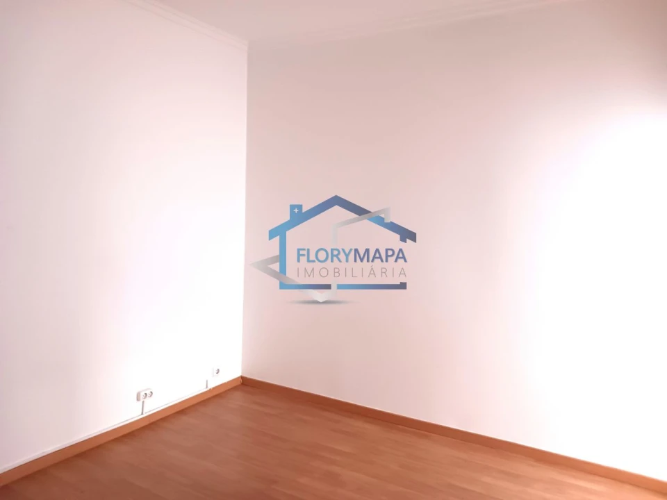 Apartamento T4 para Venda em Alcabideche Foto 8