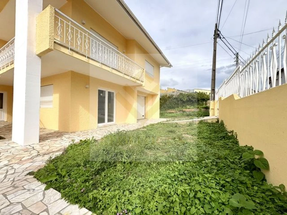 Moradia T3 para Venda em Santa Maria de Lamas Foto 28
