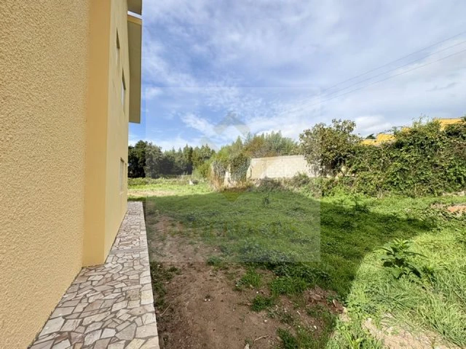 Moradia T3 para Venda em Santa Maria de Lamas Foto 34