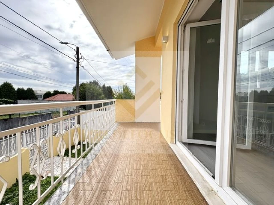 Moradia T3 para Venda em Santa Maria de Lamas Foto 11