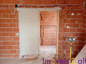 Moradia T3 para Venda em Igreja Nova e Cheleiros