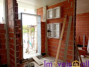 Moradia T3 para Venda em Igreja Nova e Cheleiros