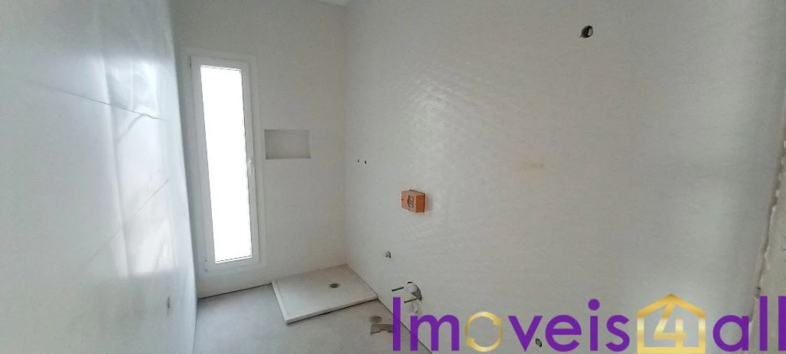 Moradia T3 para Venda em Igreja Nova e Cheleiros Foto 5