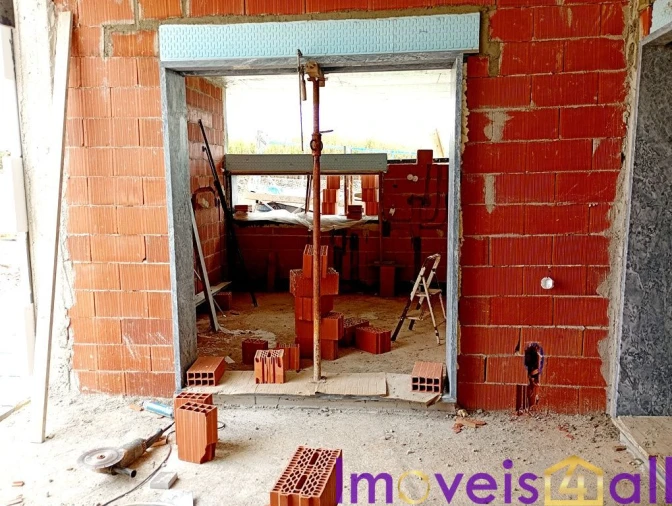Moradia T3 para Venda em Igreja Nova e Cheleiros Foto 25