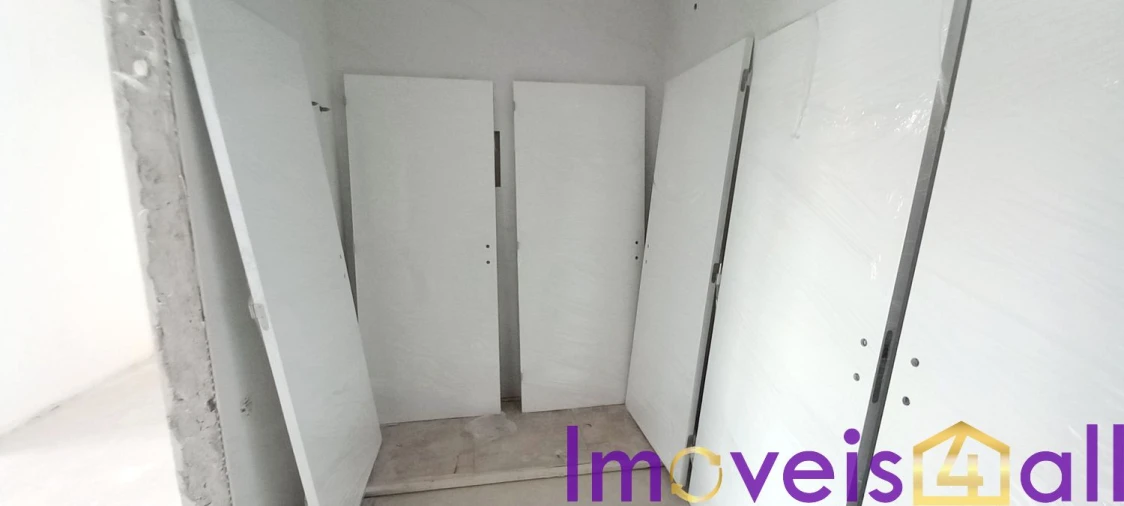 Moradia T3 para Venda em Igreja Nova e Cheleiros Foto 10