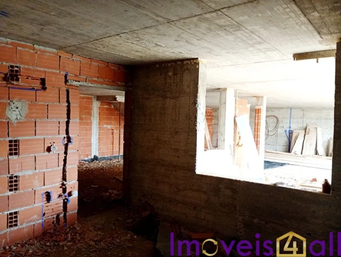 Moradia T3 para Venda em Igreja Nova e Cheleiros Foto 42