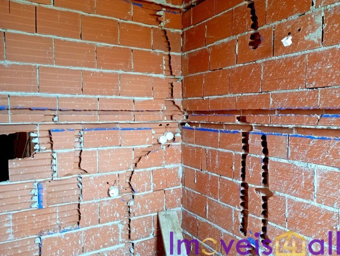 Moradia T3 para Venda em Igreja Nova e Cheleiros Foto 24