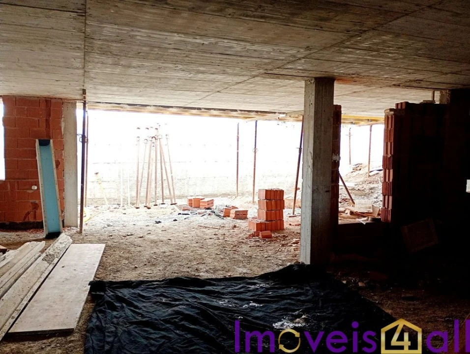 Moradia T3 para Venda em Igreja Nova e Cheleiros Foto 34