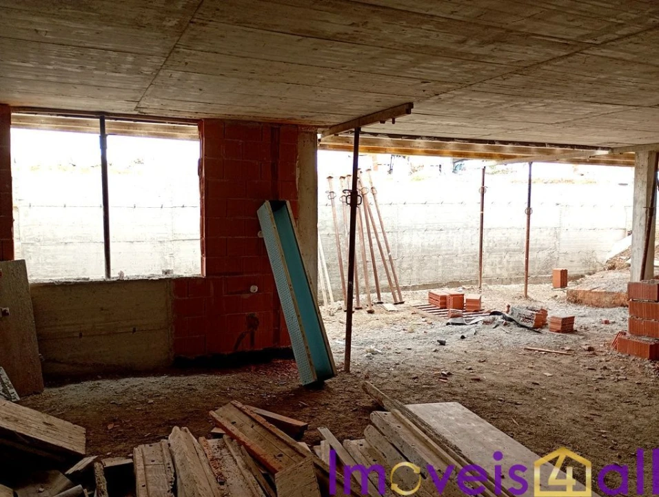 Moradia T3 para Venda em Igreja Nova e Cheleiros Foto 35