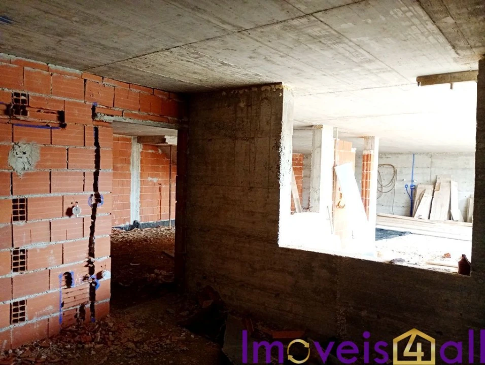 Moradia T3 para Venda em Igreja Nova e Cheleiros Foto 42
