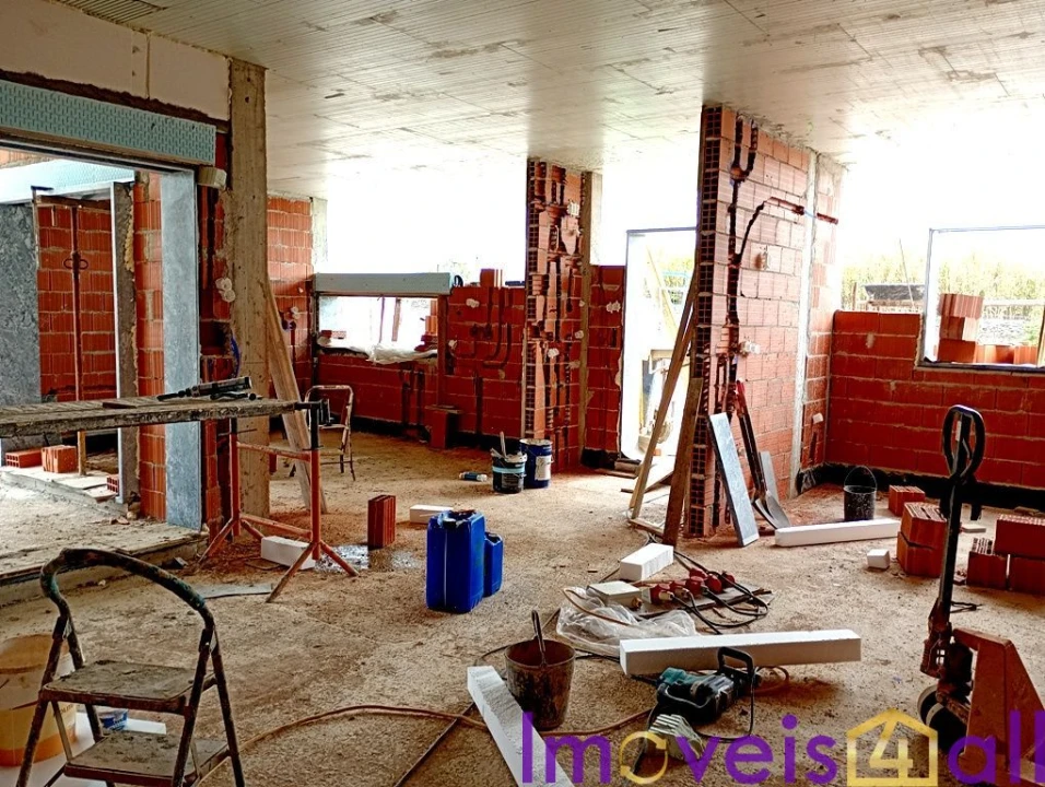 Moradia T3 para Venda em Igreja Nova e Cheleiros Foto 31
