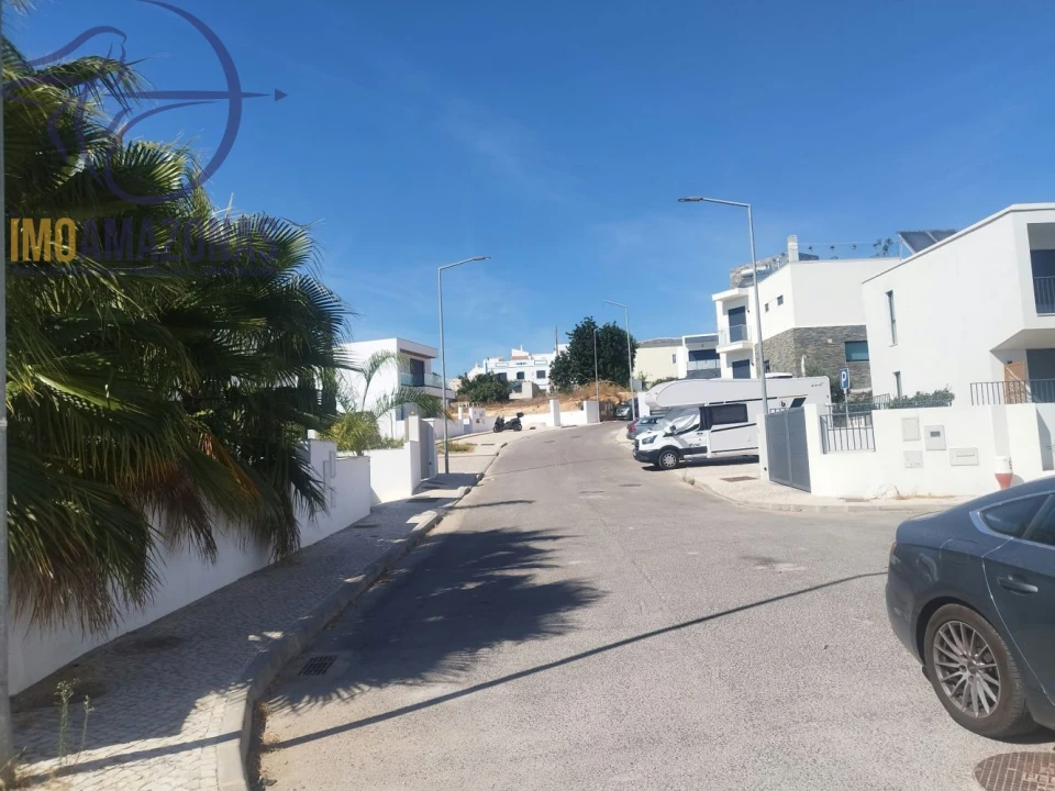 Terreno para Venda em Armação de Pera Foto 3