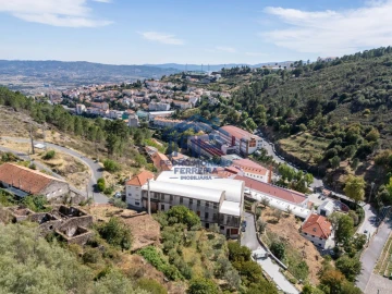 Loja para Venda em Covilhã e Canhoso