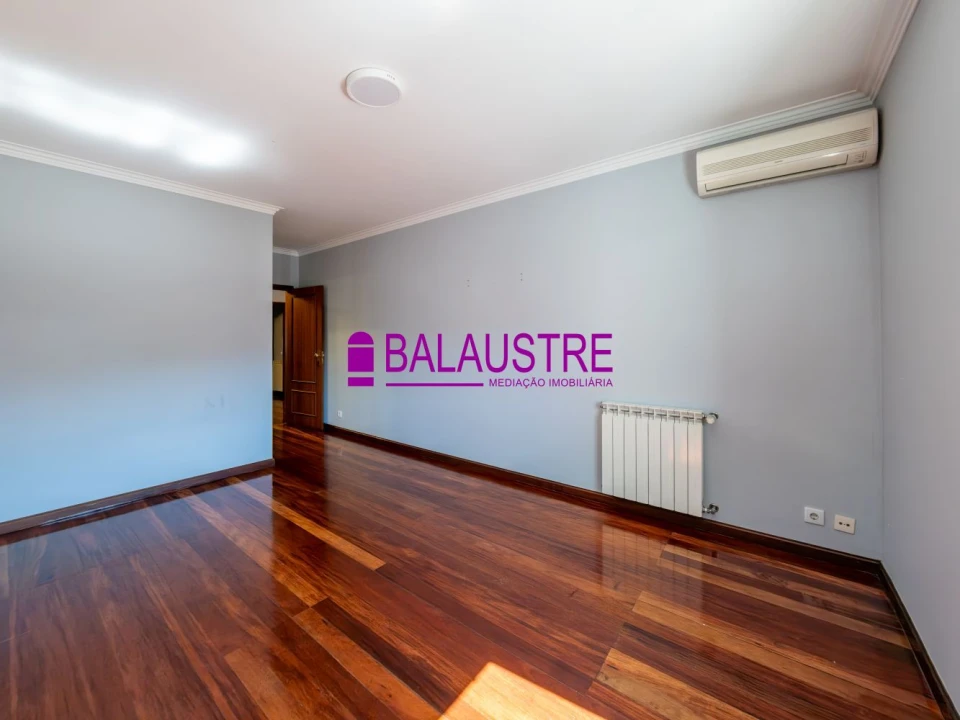 Moradia T4 para Venda em Braga (São José de São Lázaro e São João do Souto) Foto 16