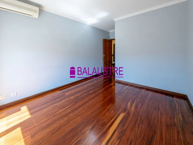 Moradia T4 para Venda em Braga (São José de São Lázaro e São João do Souto) Foto 17