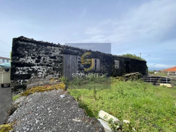 Moradia T2 para Venda em São Roque do Pico