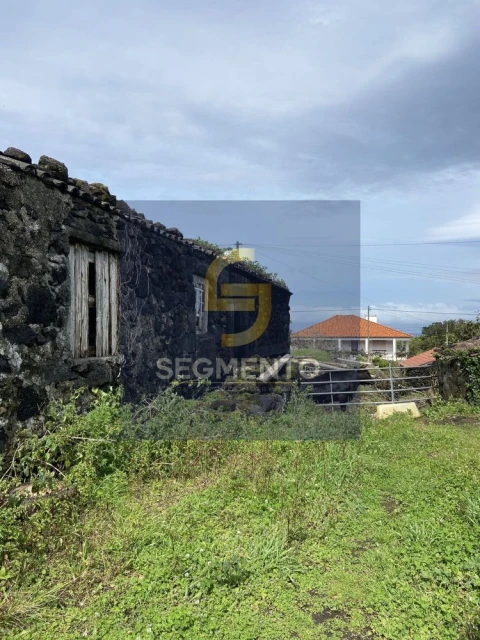 Moradia T2 para Venda em São Roque do Pico