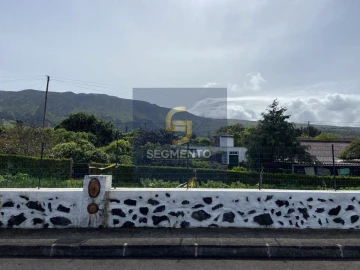 Moradia T2 para Venda em São Roque do Pico