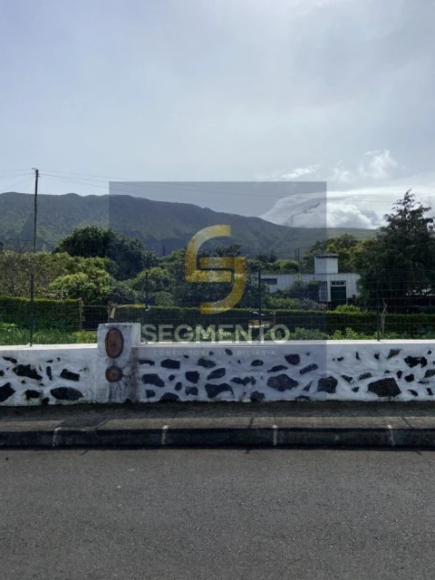 Moradia T2 para Venda em São Roque do Pico