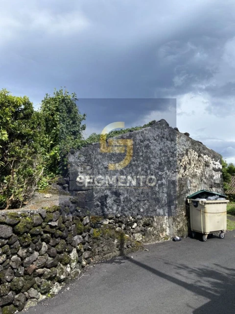 Moradia T2 para Venda em São Roque do Pico