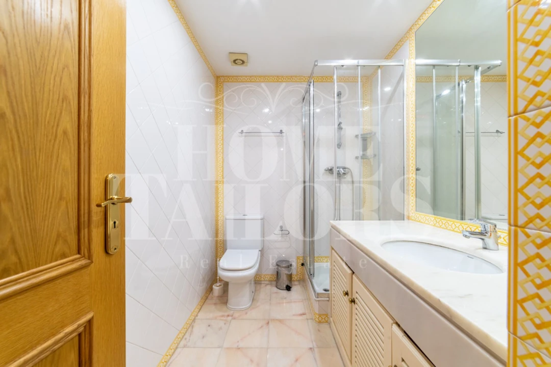 Apartamento T2 para Arrendamento em Carnide Foto 6