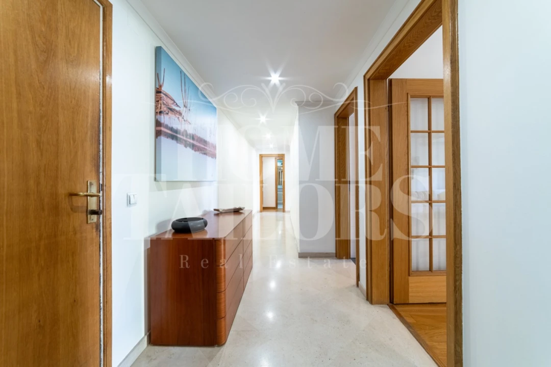 Apartamento T2 para Arrendamento em Carnide Foto 8