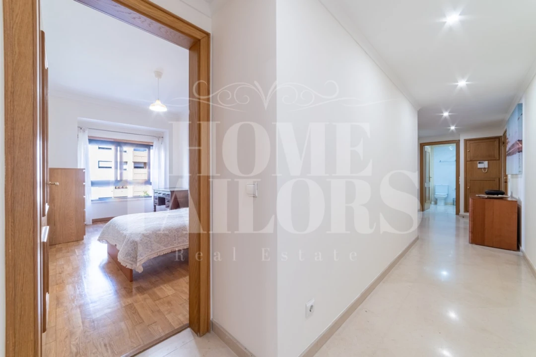 Apartamento T2 para Arrendamento em Carnide Foto 13