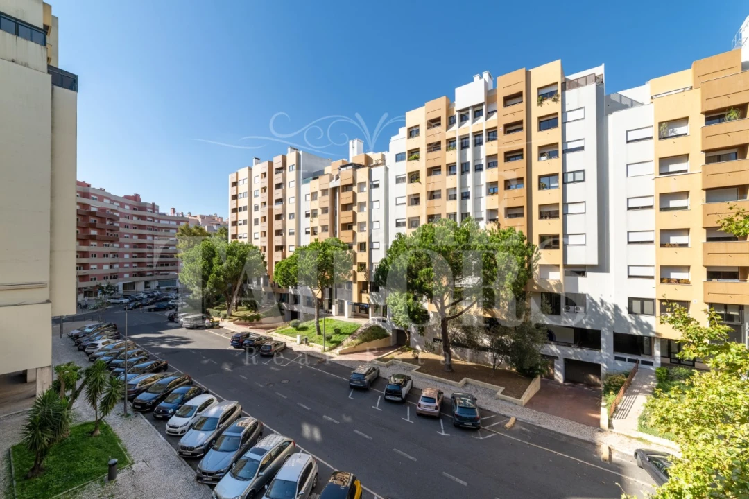 Apartamento T2 para Arrendamento em Carnide Foto 16