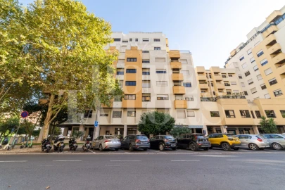 Apartamento T2 para Arrendamento em Carnide