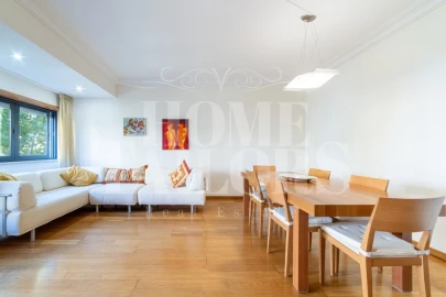 Apartamento T2 para Arrendamento em Carnide