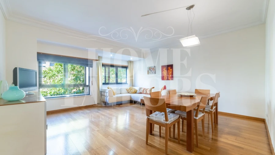 Apartamento T2 para Arrendamento em Carnide