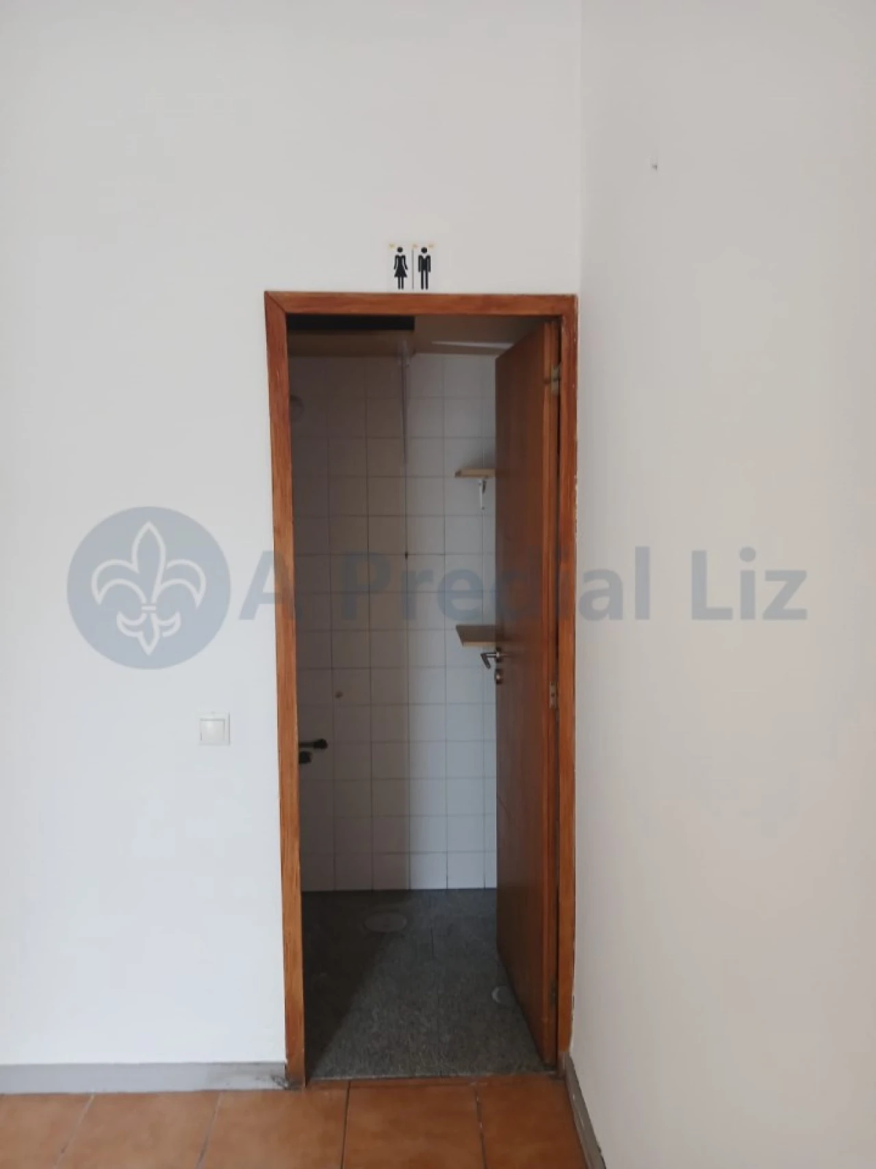 Loja para Arrendamento em Cedofeita, Santo Ildefonso, Sé, Miragaia, São Nicolau e Vitória Foto 4
