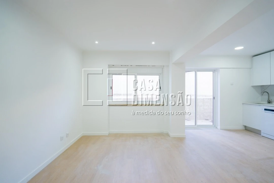 Apartamento T2 para Venda em Falagueira-Venda Nova Foto 3