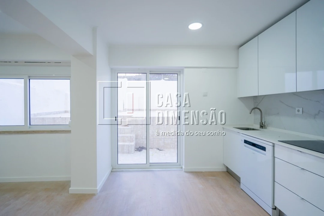 Apartamento T2 para Venda em Falagueira-Venda Nova Foto 11